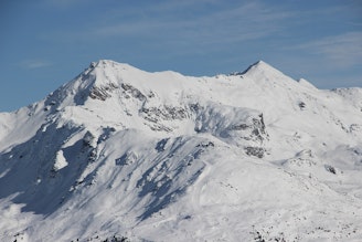 1599px-Rothorn_and_Bella_Tola_(16305288138).jpg